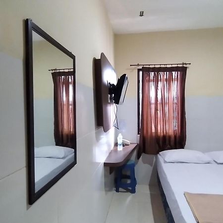 Golden Inn Амбон Экстерьер фото